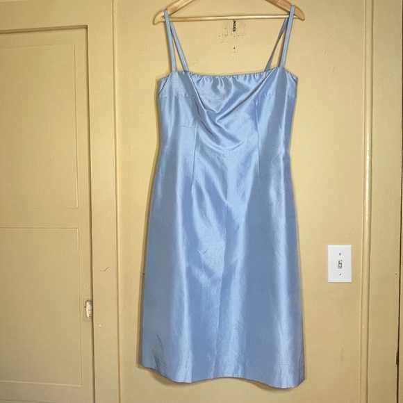 Elegant Blue Satin Dress - Picture 2 of 12